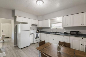 3 Bedroom House Next to Downtown & East Village